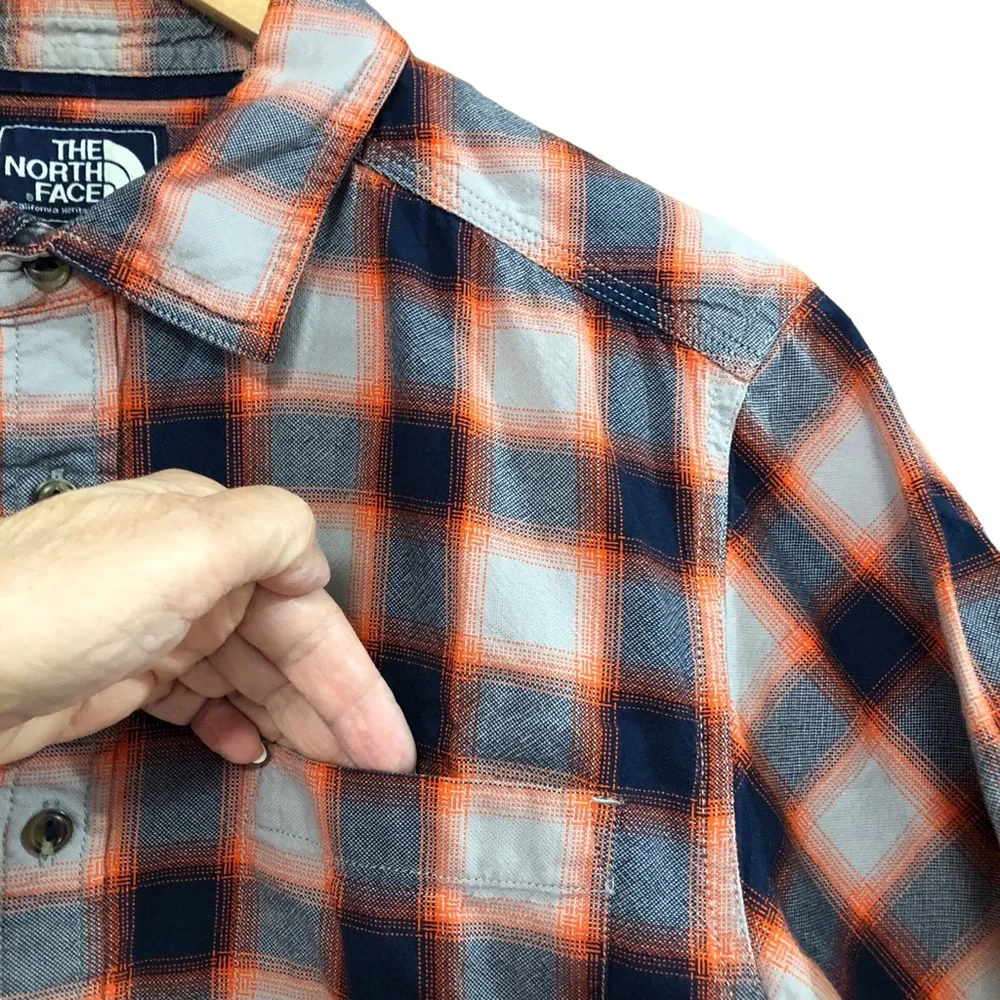 The North Face Short Sleeve Plaid Shirt Men’s Size S